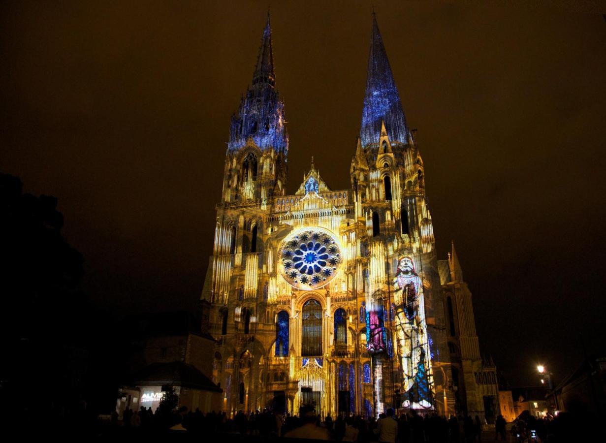 B&B Hotel Chartres Centre Cathedrale 3 Etoiles מראה חיצוני תמונה