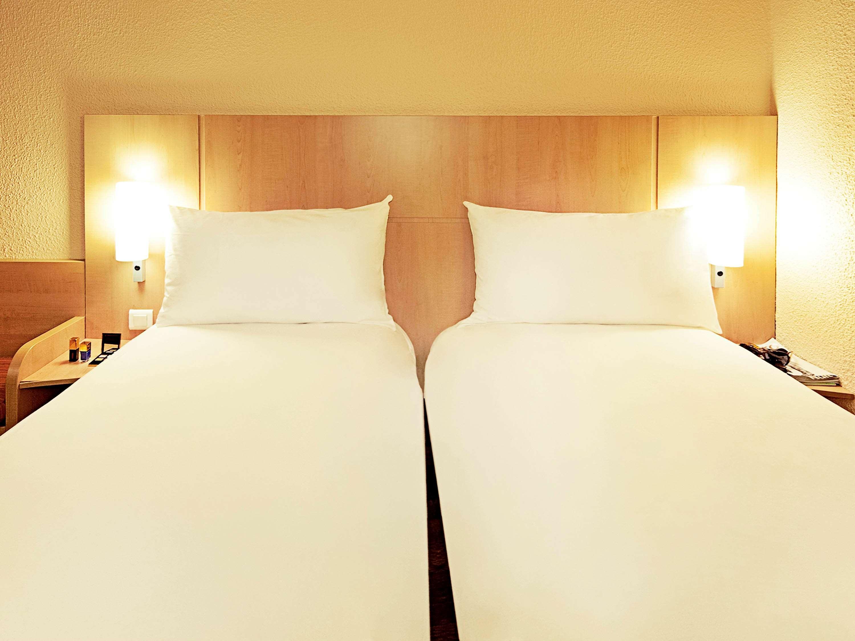 B&B Hotel Chartres Centre Cathedrale 3 Etoiles מראה חיצוני תמונה