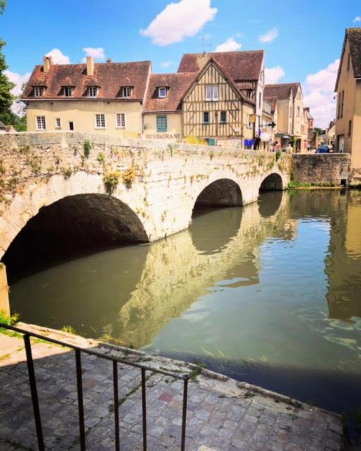 B&B Hotel Chartres Centre Cathedrale 3 Etoiles מראה חיצוני תמונה